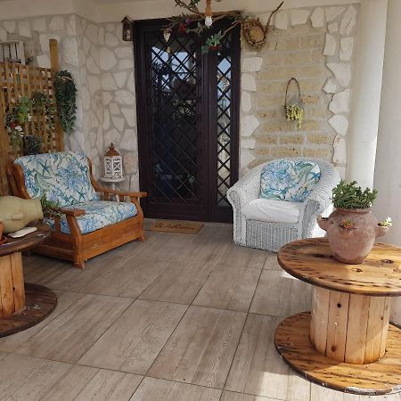 Mari En Bed & Breakfast Castel Volturno Bagian luar foto