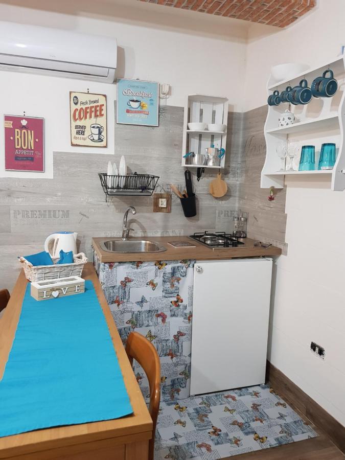 Mari En Bed & Breakfast Castel Volturno Bagian luar foto