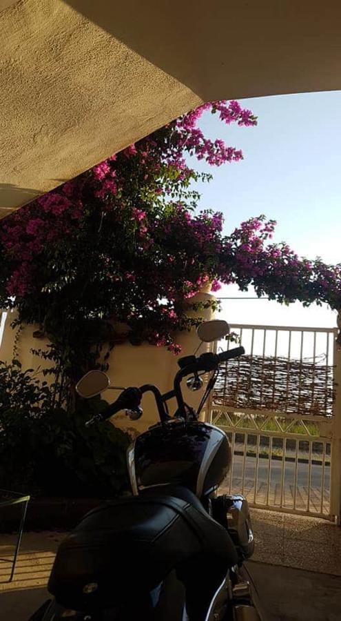 Mari En Bed & Breakfast Castel Volturno Bagian luar foto